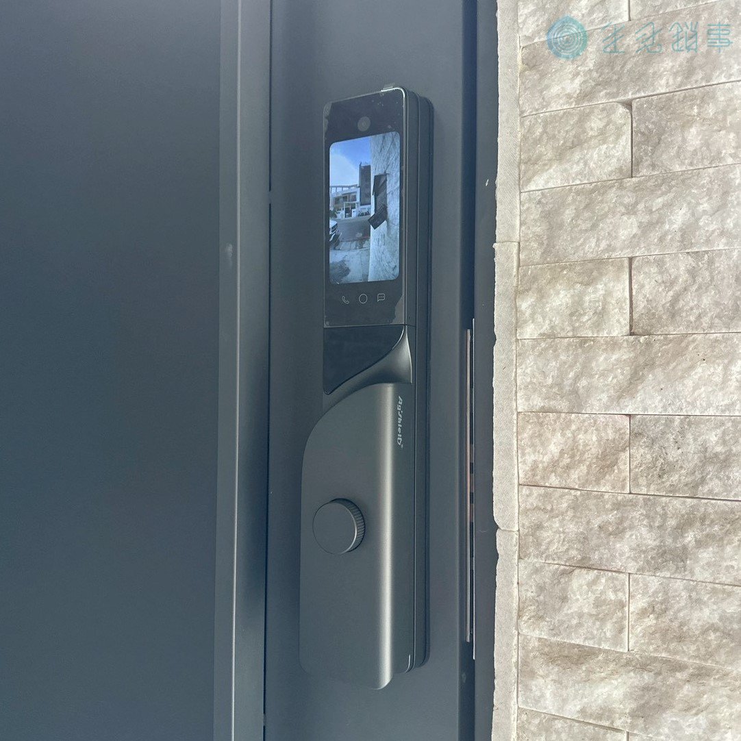 台中市南屯區電子鎖安裝實績｜FIBRE 琺博 FB90 新成屋玄關門 完工照